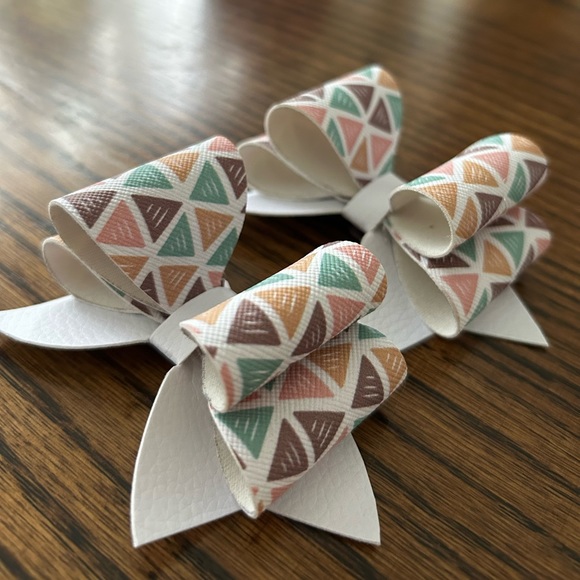 SOLD•Shoe Clips - Picture 2 of 3